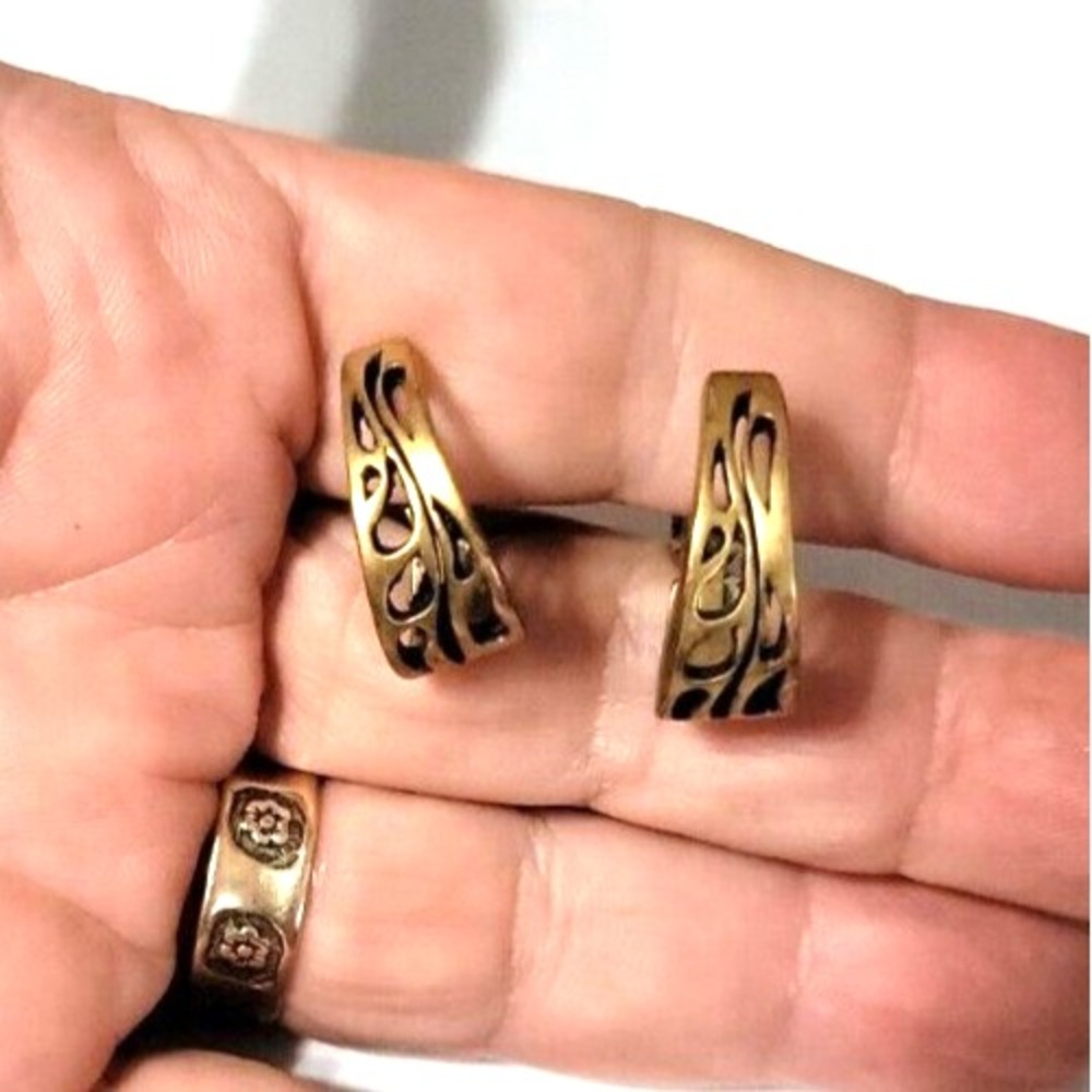 Vintage Gold Hoop Earrings Decorative Clip On Ornate Retro Huggie